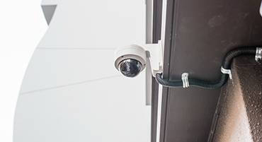 מצלמת אבטחה במקום נסתר