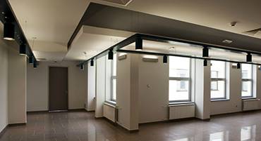 משרד בעל רצפה מבריקה